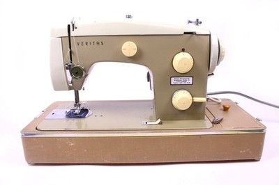 Alte Haushaltsnähmaschine Marke VERITAS 8014/22 Vintage Deko funktionstüchtig