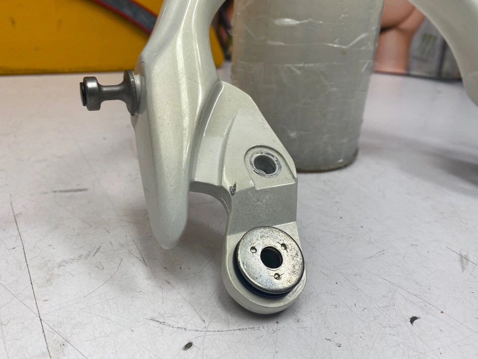 🔥Suzuki Gsx1300R Hayabusa 08-16 Riel de agarre blanco perla🔥 Foto 4 de 4