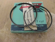 NOS YAMAHA DT125 DT 125 PISTON RING SET 1.00mm 444-11610-40