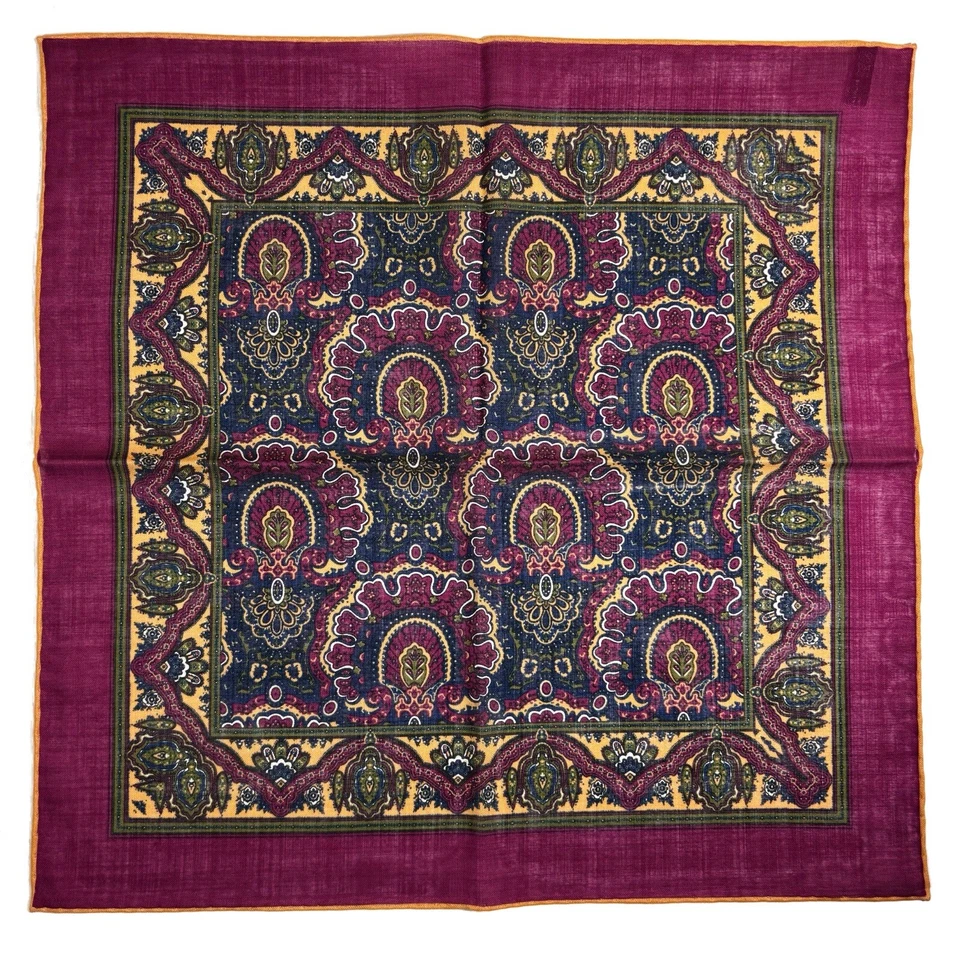 Cuadrado de bolsillo de lana/seda medallón magenta y amarillo (enrollado a mano en Inglaterra) Foto 4 de 4