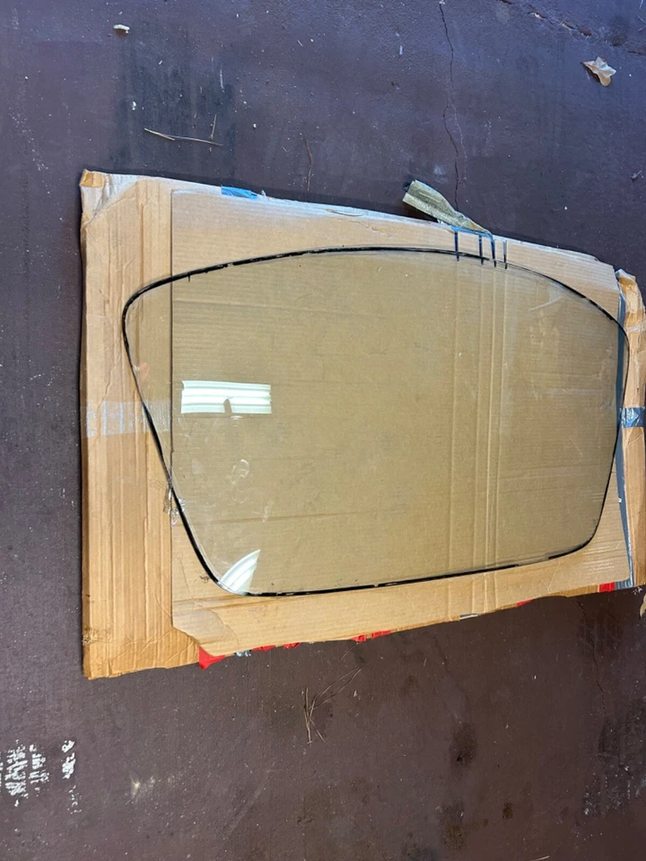 1970 Plymouth Superbird ORIGINAL  rear glass - Image 3 of 4