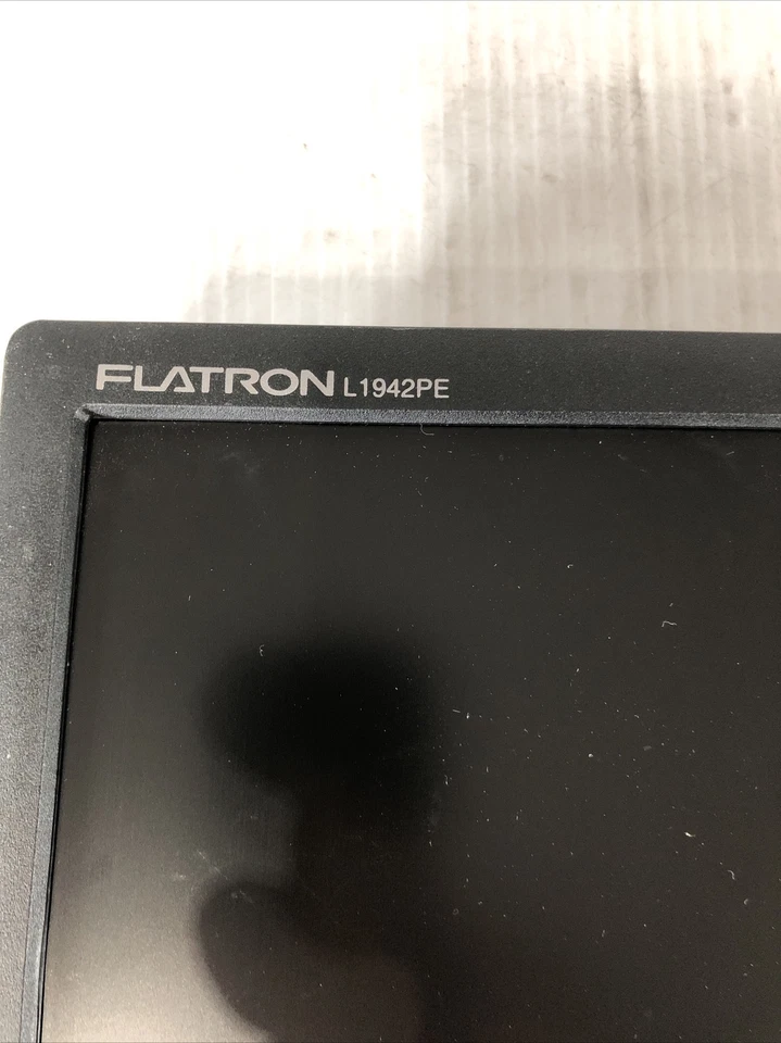 LG Flatron 17 Inch 1280x1024 LCD Computer Monitor Display L1942PE EL2339 - Image 3 of 4