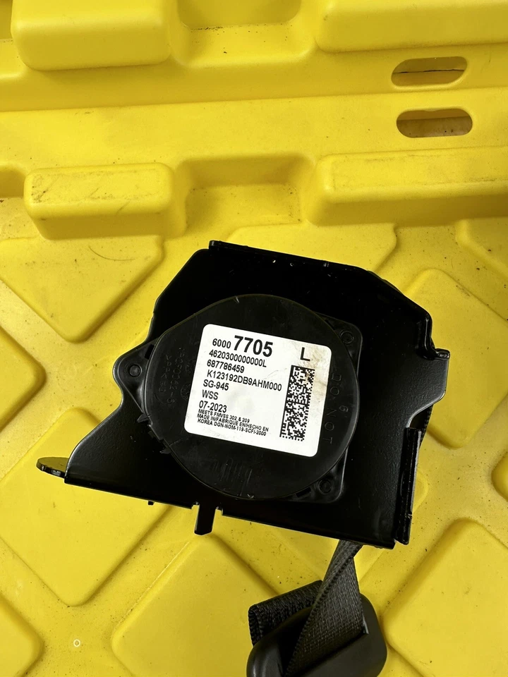 НАТЯЖИТЕЛЬ РЕМНЯ БЕЗОПАСНОСТИ CHEVROLET TRAX 2-Я СТОРОНА второй ряд 2024 - Изображение 3 из 4