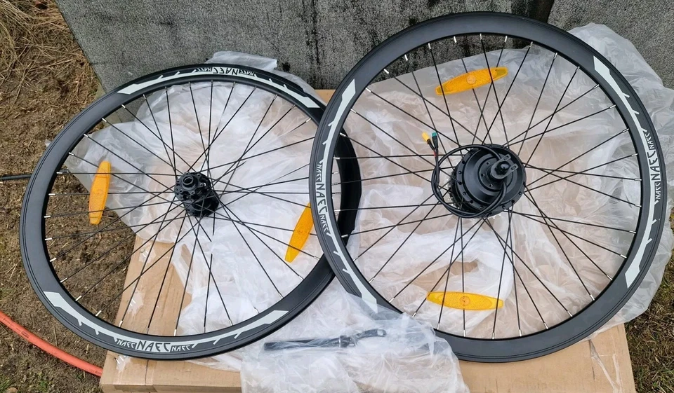 Naec 28"Zoll (VR + HR) "NEU"