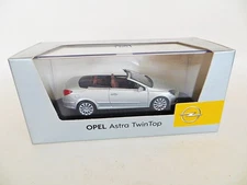 MINICHAMPS 'VAUXHALL/OPEL ASTRA TWIN TOP' SILVER 1:43 MIB/BOXED/DEALER PACKAGING
