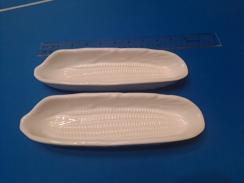 Lillian Vernon Corn on the Cob Holder Plate Dish White Ceramic, Set Of 2