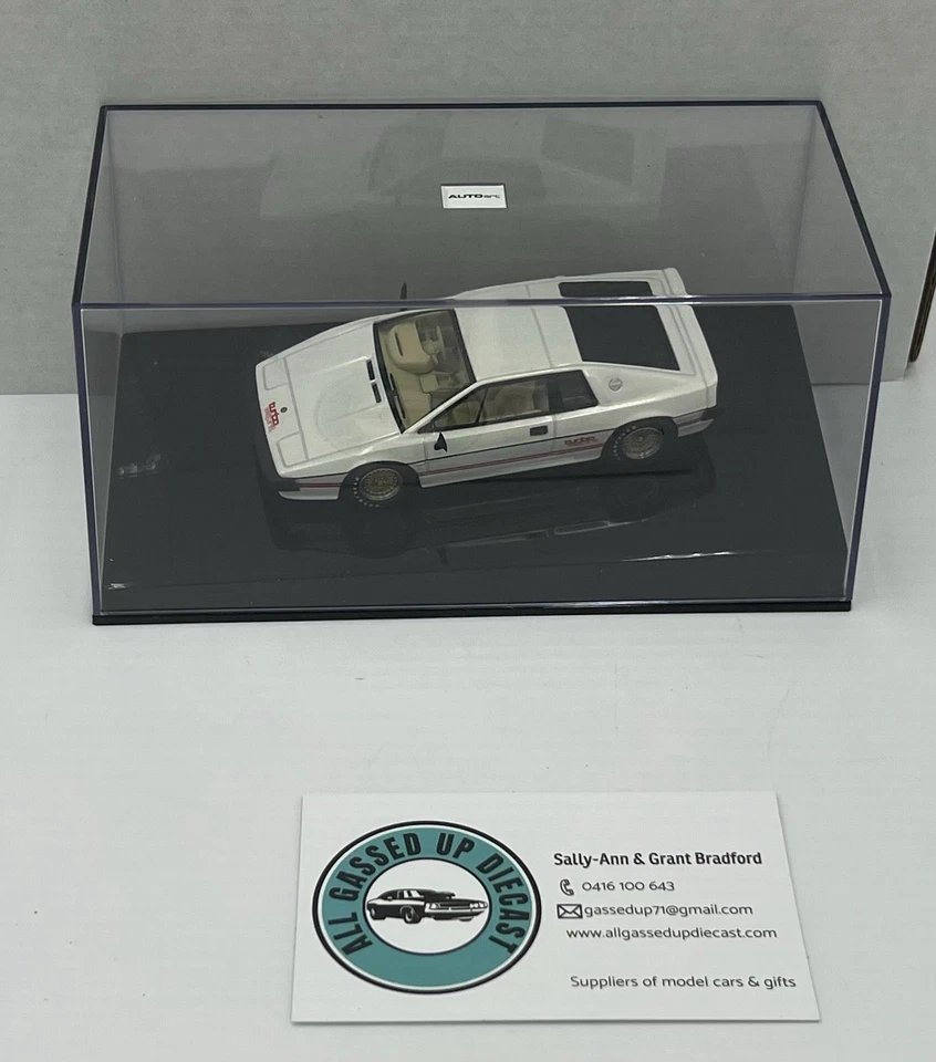 1:43 LOTUS ESPRIT TURBO PEARL WHITE AUTOART - Image 2 of 4