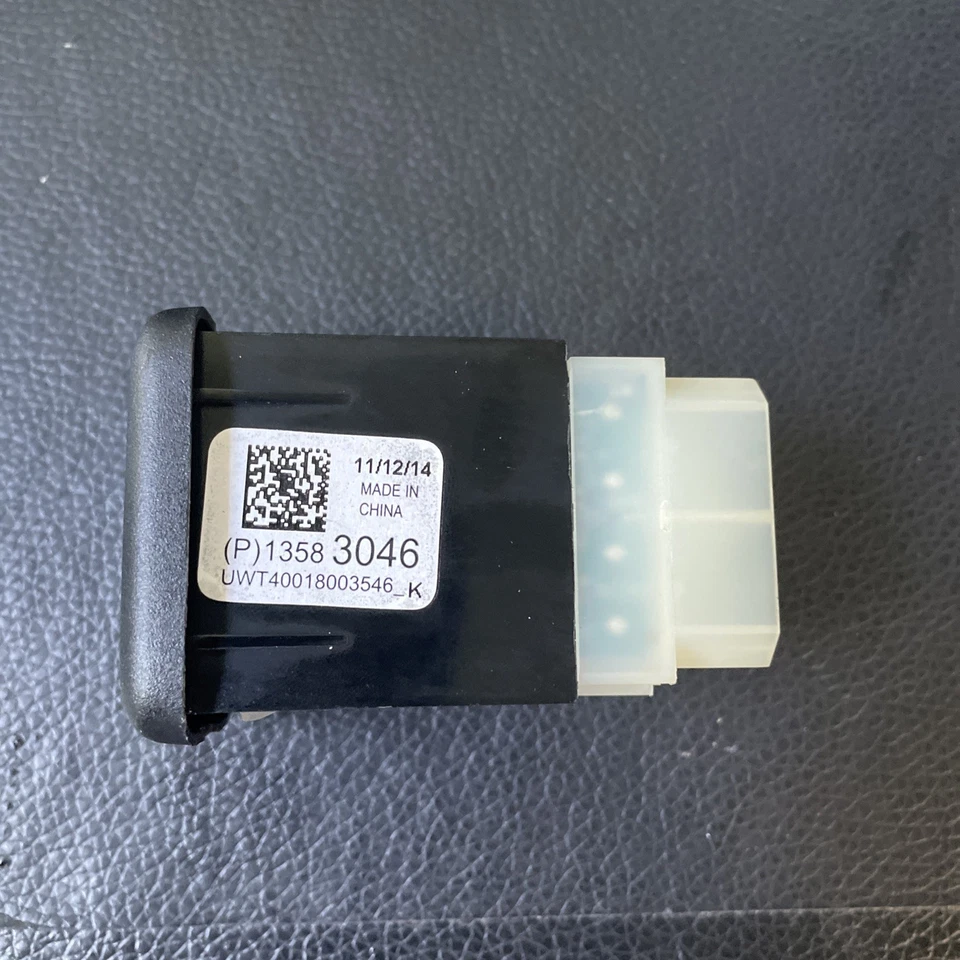 Genuine ACDelco Black USB Receptacle 13583046 - Image 2 of 4