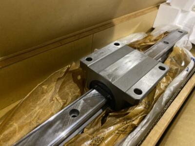 THK NSR40TBC2UU+570L  LINEAR RAIL AND BEARING BLOCK    CODE: LR-100  NEW!