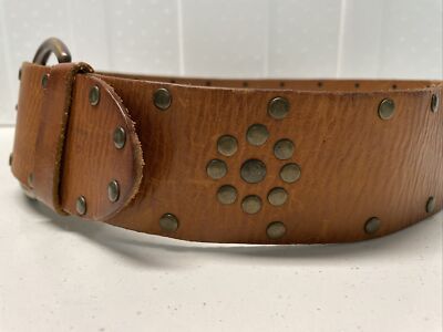 Linea Pelle Womens M 21/2” Wide Leather Belt W/Studs | eBay display picture 2