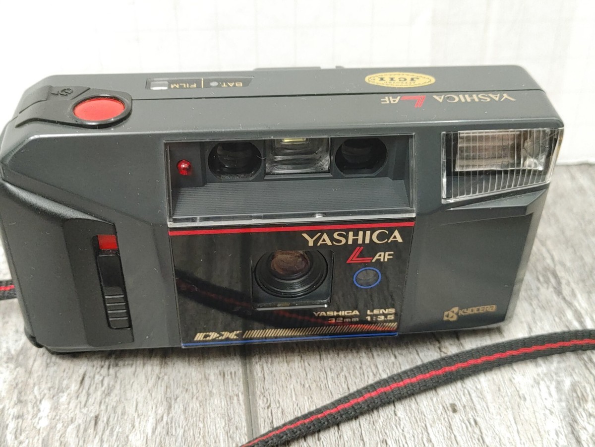 Vintage Yashica L AF Kyocera DX 32mm 3.5 Lens / Compact