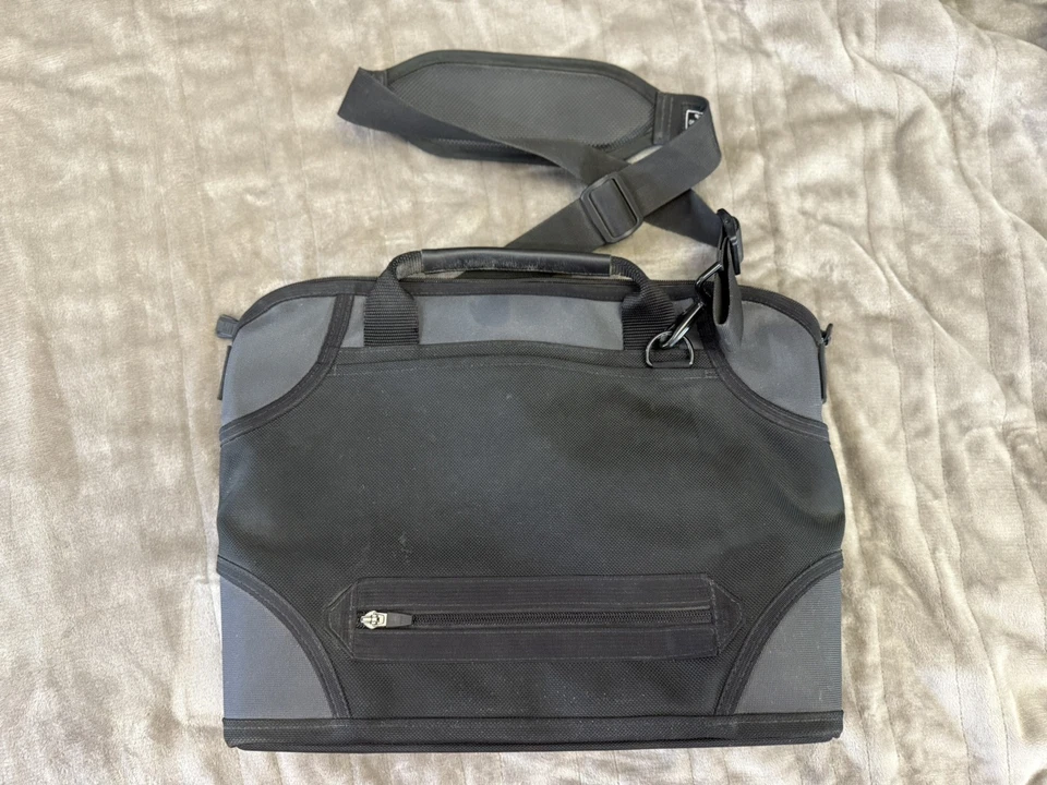 Waterfield Cosmo Bag - Image 3 of 3