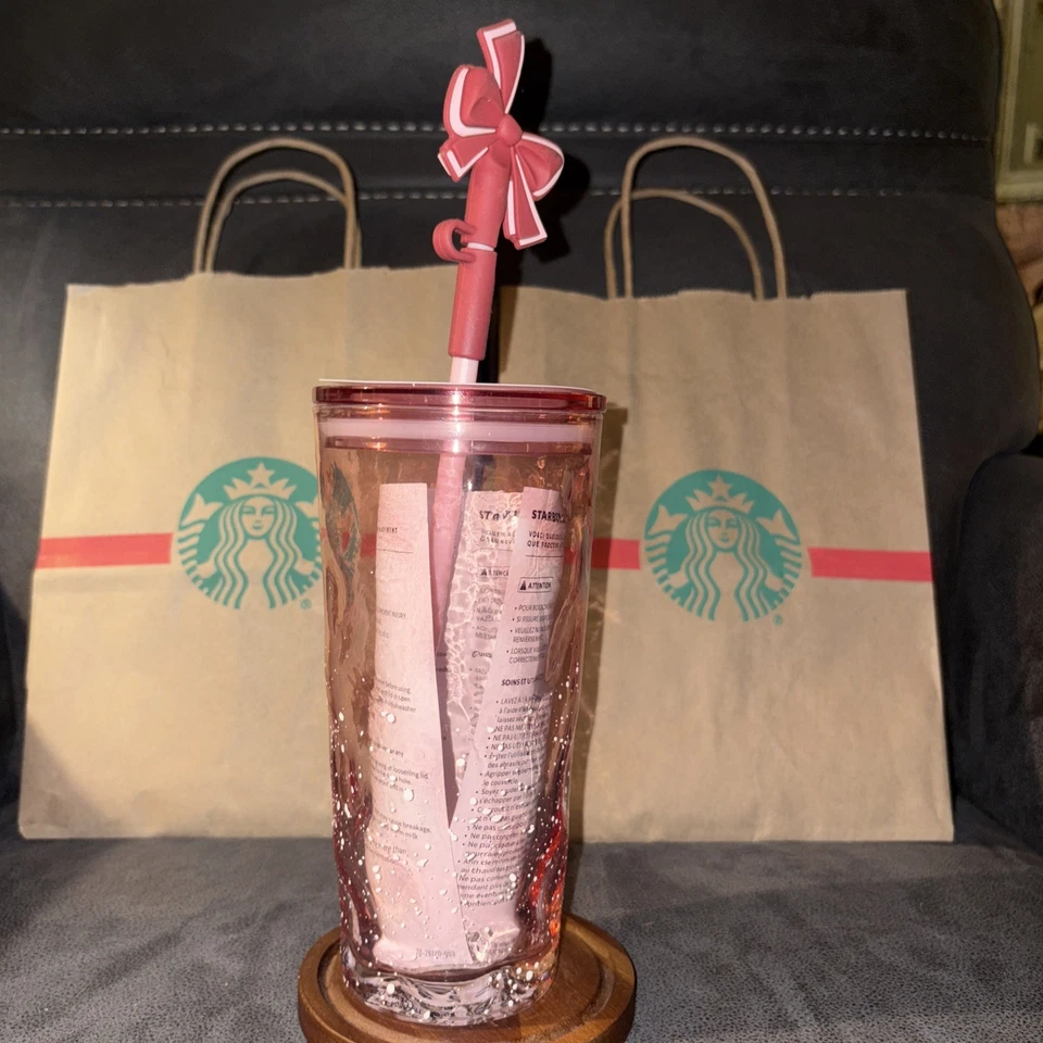 Starbucks Rosa Vidrio de Nieve Vacaciones Arco Silicona Topper Taza Vaso 18 Oz 2025 Foto 2 de 4