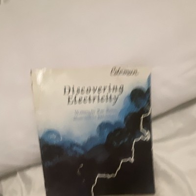 Scholastic Discovering Electricity Rae Bains Paperback Ages 9-12 Science