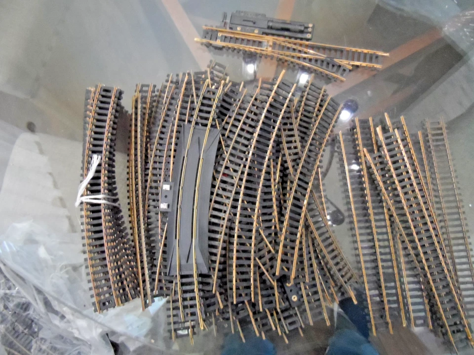 ATLAS HO SCALE BLACK BRASS TRACK SET 8 STRAIGHT 57 CURVED 1 TURN OUT - Image 4 of 4