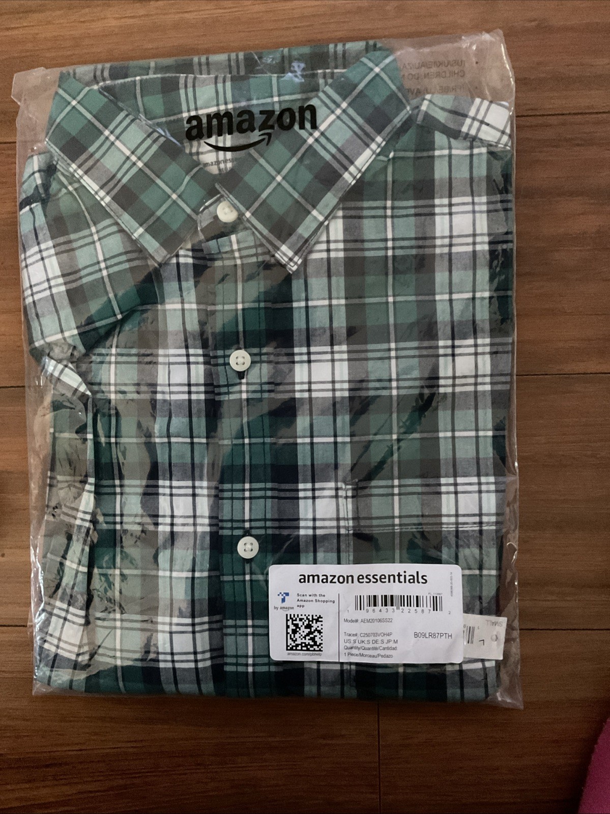 Amazon Essentials Men’s Long Sleeve Slim Fit Stretch Poplin Shirt