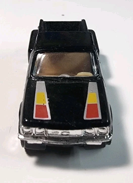 Yatming #1700 Black Chevrolet LUV Stepside Pickup 1/64 Diecast Chevy Truck - Image 2 of 4