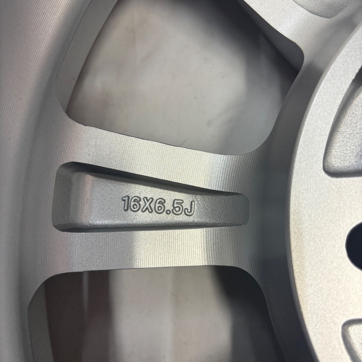 VENES FS01(BKP)16x6.5J+38 5H-114.3＆WINGUARDice 205/60R16