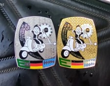 Metall Plakette INT VESPA CLUB MUNCHEN 1964 Klub Piaggio Emblem Emaille Email 2X
