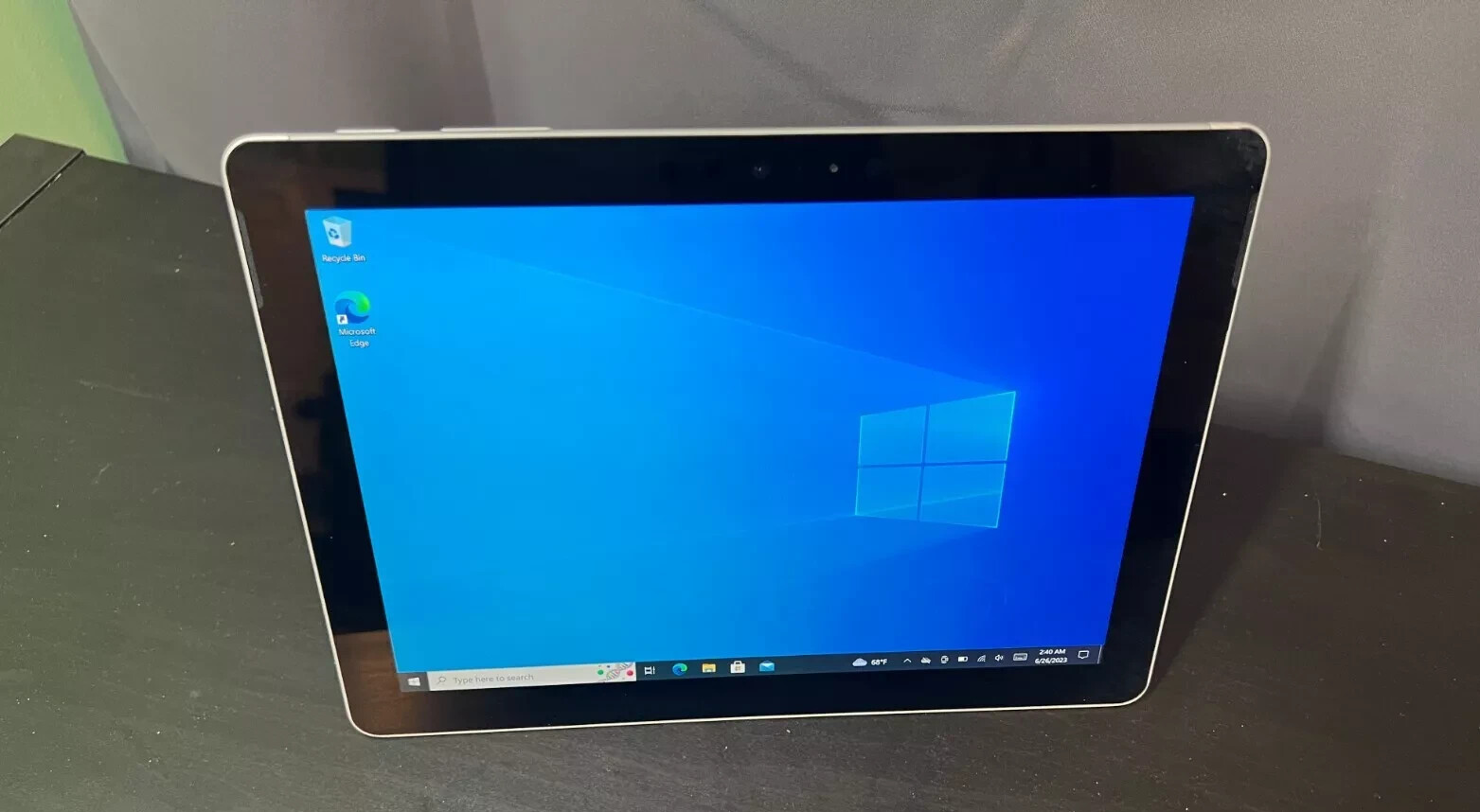 Microsoft Surface Go Tablet Pentium 4415Y 1.6GHz 8GB RAM 128GB SSD  *See Descr*