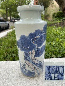 wonderful Antiques Chinese porcelain vase Signed