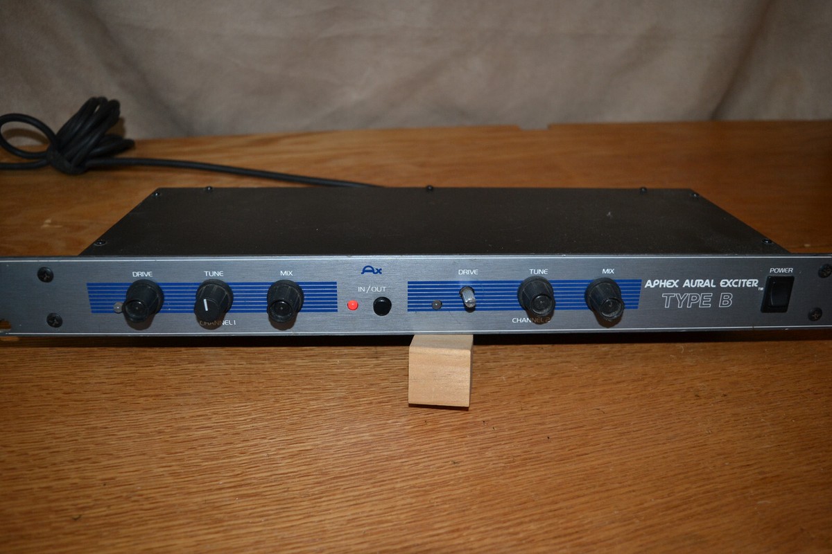アフェックス　エキサイター　APHEX　AURAL EXCITER TYPE B Vintage Aphex Aural Exciter Type B Model 102 Rack Mountable