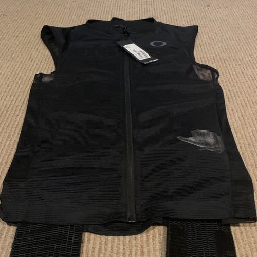Oakley Hydrolix Protection Vest Black NWT Size Medium - Picture 2 of 8