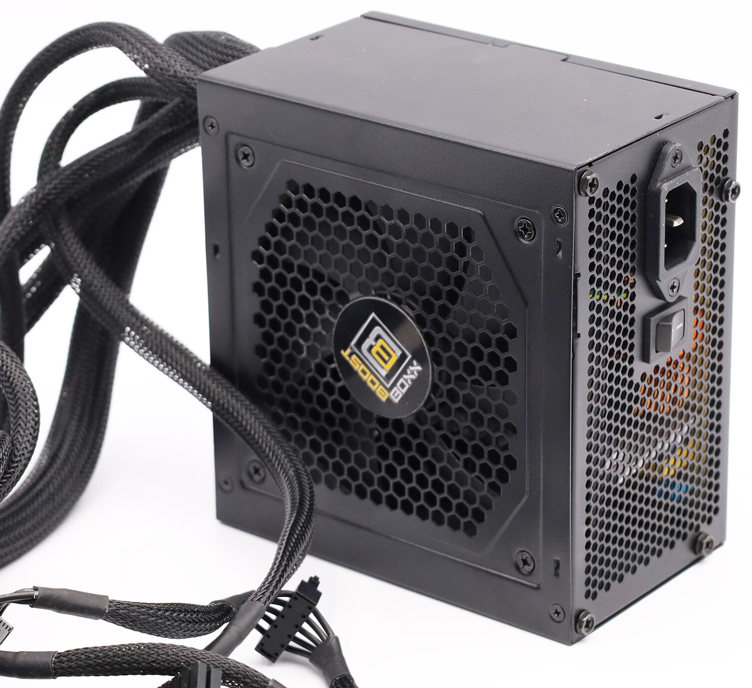 BoostBoxx Netzteil 600W 80PLUS Gold - PC Netzteil Mit Gesleevten Kabeln