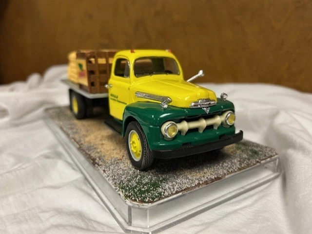 1951 Ford F6 Stake Truck Dekalb Corn Genetics 1st Gear 1:34 with load NIB - Image 3 of 4