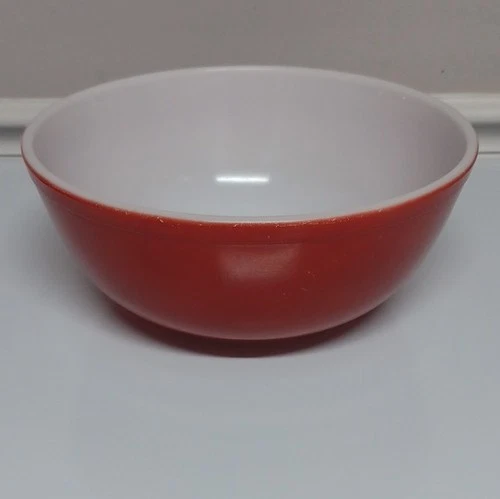 PYREX 404 Red & White Glass Round Mixing Bowl Glossy Finish America 10.5in