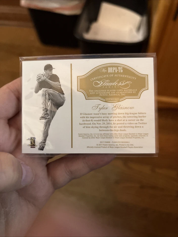 Parche Panini Flawless 2017 - RC autógrafos Tyler Glasnow #DRPA-TG Sapphire/15 Foto 2 de 3