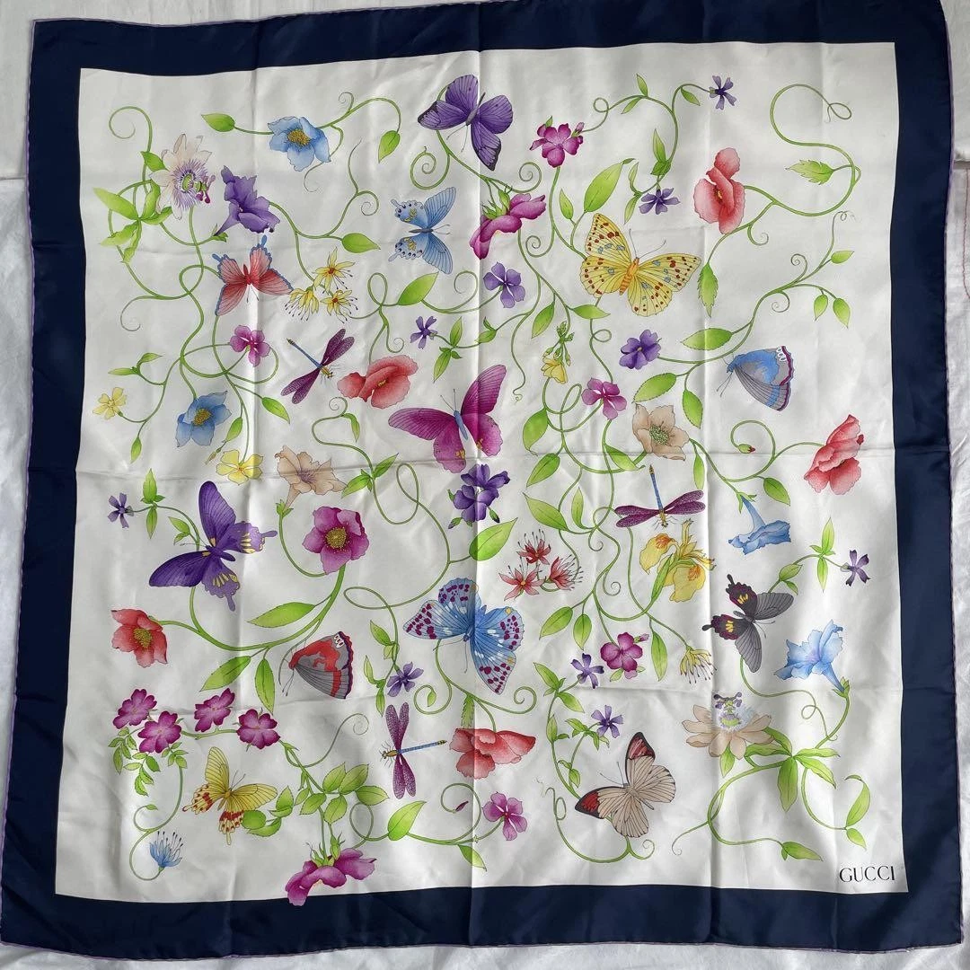 Foulard GUCCI soie botanique floral blanc 34,25 x 34,25 pouces design élégant