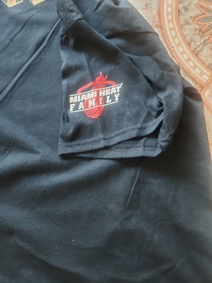 Camiseta Campeonato Miami Heat 3 Anillos Talla Grande Foto 3 de 3