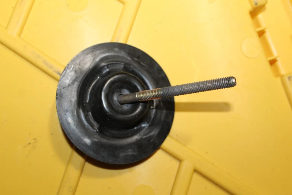 Оригинальный крепежный болт держатель для запасной шины Honda Odyssey 2005-2011 годов выпуска 06 07 08 - Изображение 2 из 2