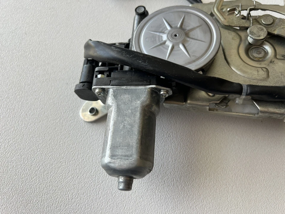 2013 - 2019 FORD EXPLORER TAILGATE LIFTGATE POWER MOTOR LOCK LATCH ACTUATOR OEM - Imagem 2 de 4