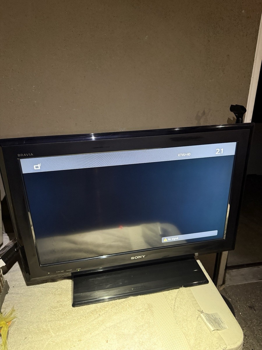 Sony Bravia 26” LCD TV Barely Used. KDL-26L5000 HDMI Input. +