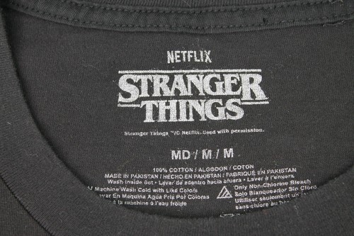 Netflix Stranger Things T Shirt Max Mayfield Men's Medium 100% Cotton EUC - Picture 3 of 10