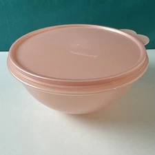 Tupperware Wonderlier Bowl & Seal  7.5 Cup Mixing Bowl Rosa Pink New 7.5