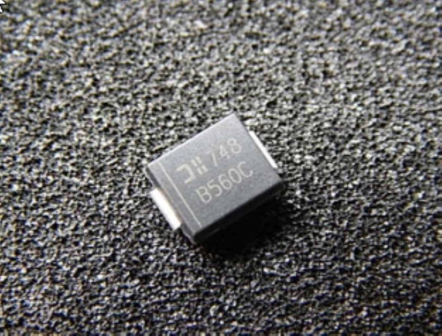 5pcs Diodes Incorporated - Schottky Rectifier, 60V, 5A SMC