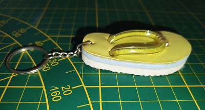 Schlüsselanhänger als Flipflop nur der Flip: ca. 7 x 3,5 x 2 cm  plus Anhänger