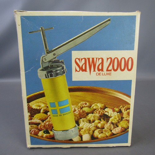 Presse à Biscuits Vintage Sawa 2000 Deluxe – Métal Doré – Fabrication Suédoise