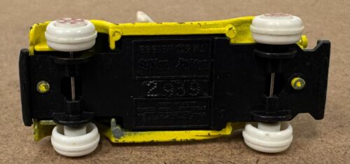 Vintage Sylvester the Cat in Yellow Old Car Ertl Looney Tunes Diecast Car - Picture 3 of 3