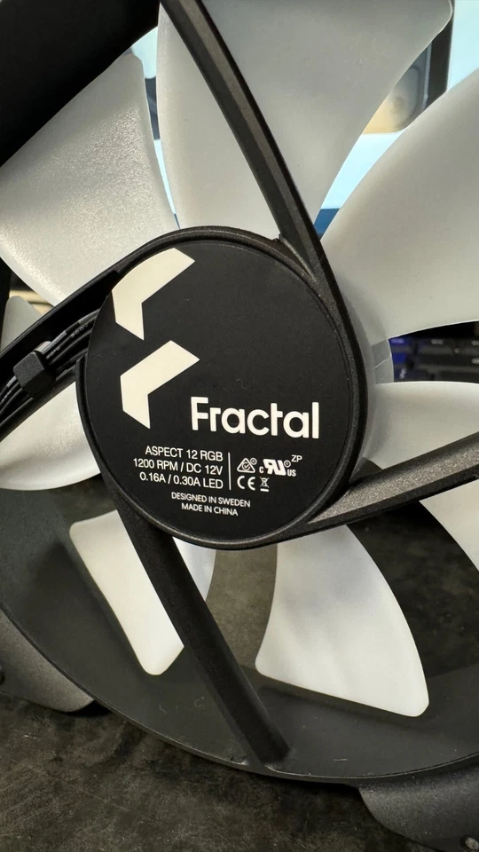 Fractal Design Aspect 12 RGB 120mm Case Chassis Fan in Black - Image 2 of 3