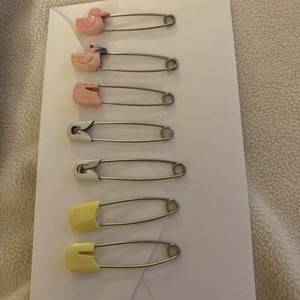 VTG Safety Pins Set Of  7 Approx 2 1/4