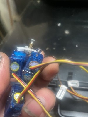 6 Clear Blue Servos 