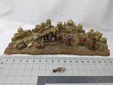 Nativity Scene Jesus Three Wisemen Musical Resin Works Damaged