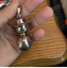 Silver snowman pendant