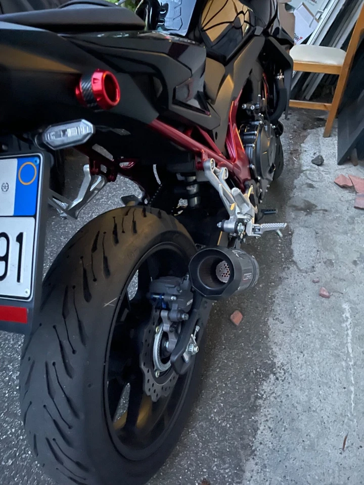 scarico hornet 750 - Immagine 4 di 4