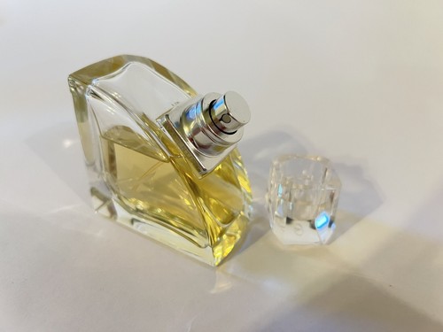 Valentino V for Women 1.6 fl.oz / 50 ml -RARE Vintage Perfume- 80% Full - No Box - Picture 4 of 7