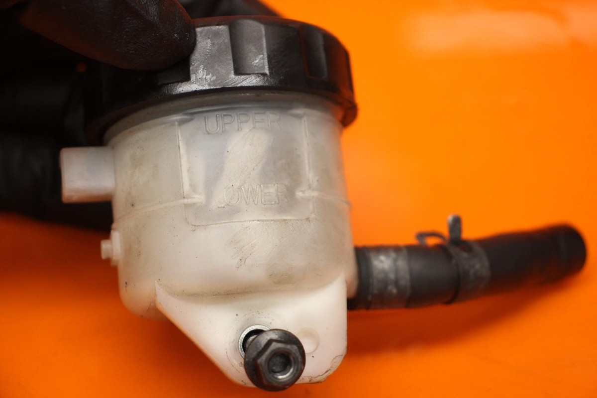 2004-2015 KAWASAKI NINJA ZX10R OEM FRONT BRAKE MASTER FLUID